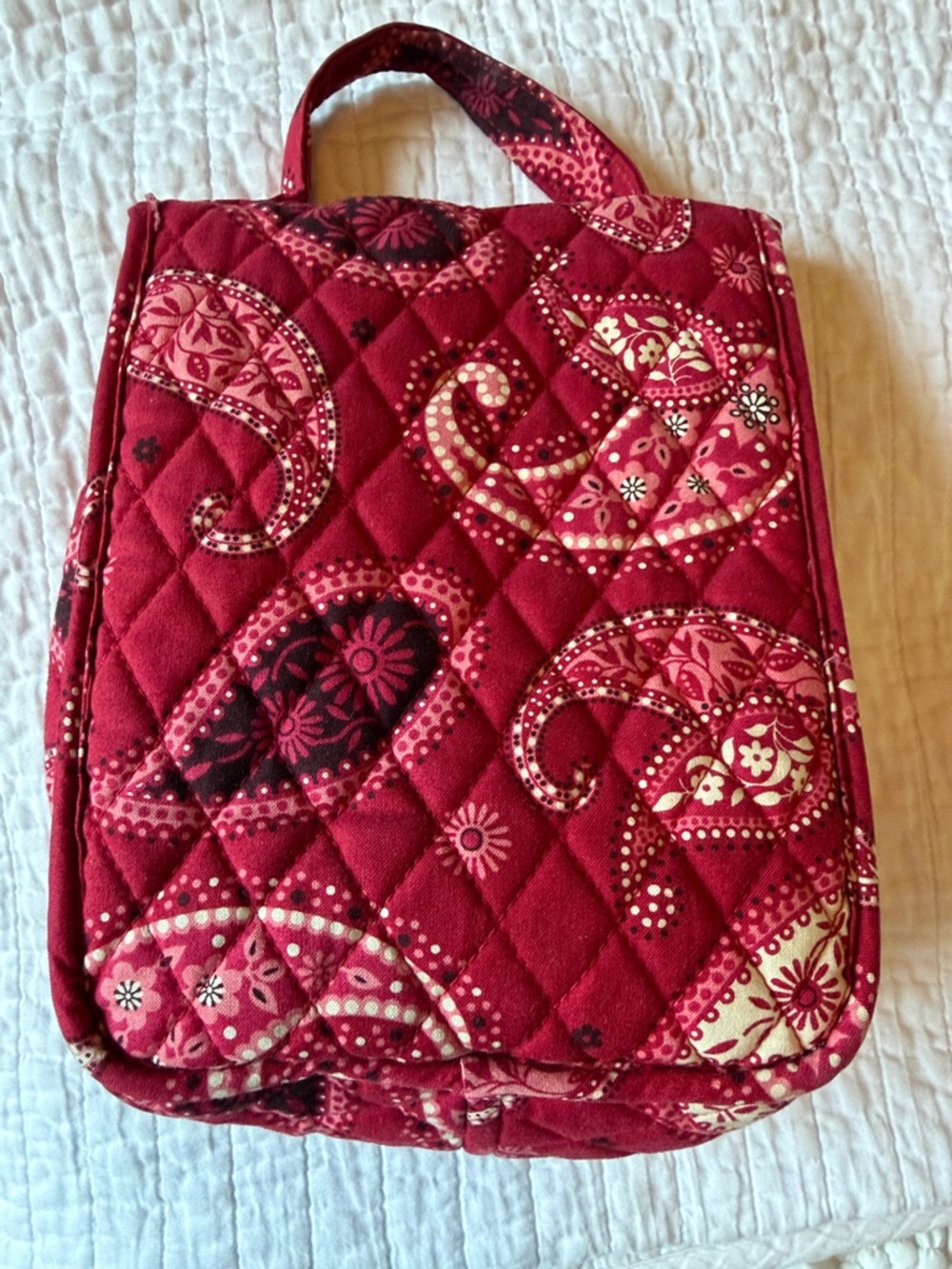 Vera Bradley Quilted Paisley lunch Bag/tote  - Red w/black & cream. Handle. - Picture 8 of 8